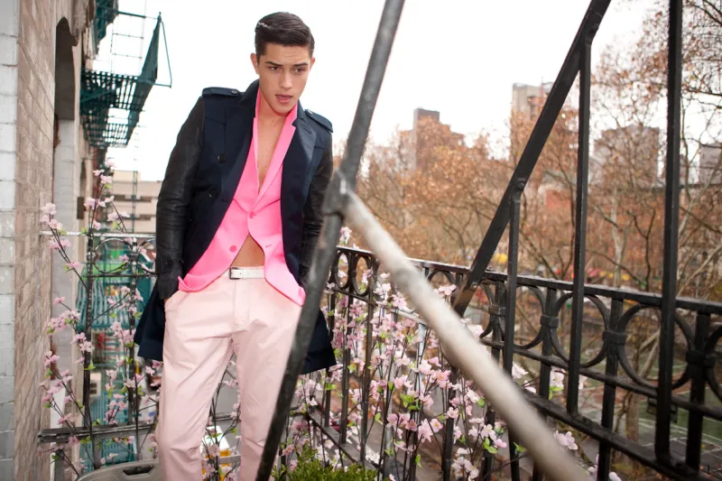 اللون الزهري ليس حكرا على السيدات فاسترجعه الان