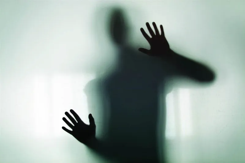 عن الأشياء المرئية والخفية