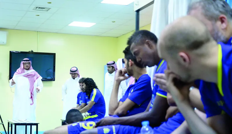  فيصل بن تركي لـ"الرجل" ابي عارض التحاقي بالقوات الجوية 