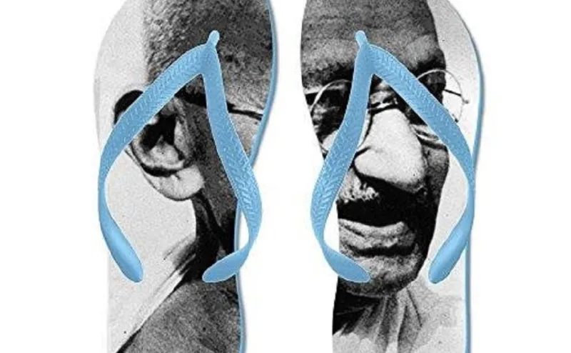 شبشب غاندي يثير موجة غضب في الهند