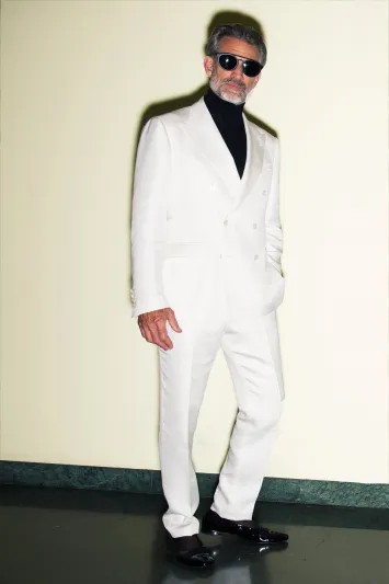 بدلات فاخرة للرجل الواثق فقط لربيع وصيف 2017