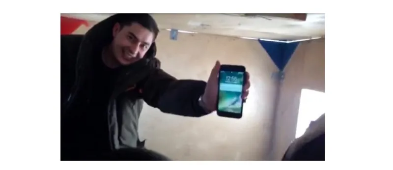 آيفون 7 يستمر بالعمل بعد 13 ساعة في مياة متجمدة 