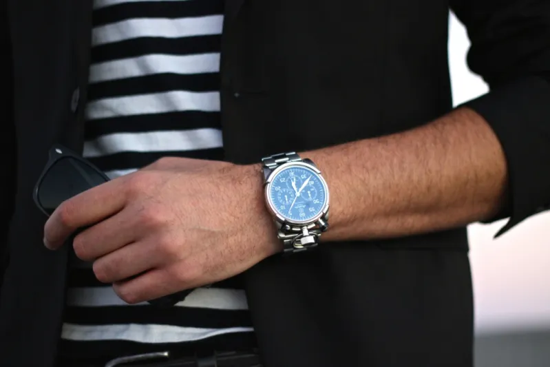 أفضل الساعات الرجالي لطلة أنيقة مع الملابس الكاجوال