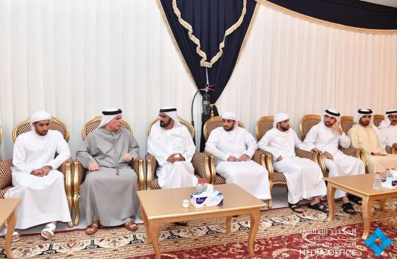 بالفيديو محمد بن راشد يقدم واجب العزاء بوفاة فهد مطر الطاير 