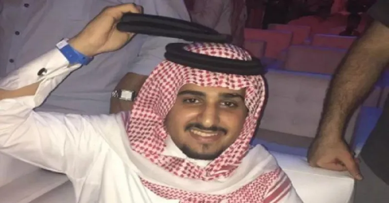 تعرف على الفائز بعقال محمد عبده في حفل جدة.. وبكم سيبيعه