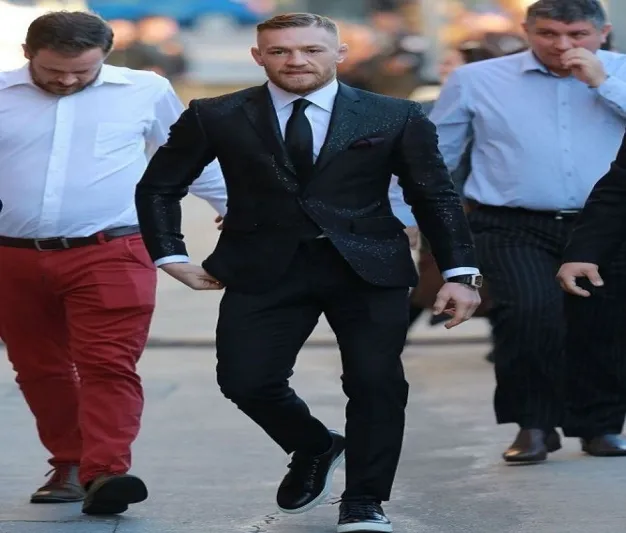 مقتطفات من أرقى بدلات النجوم في الاحتفالات (صور)