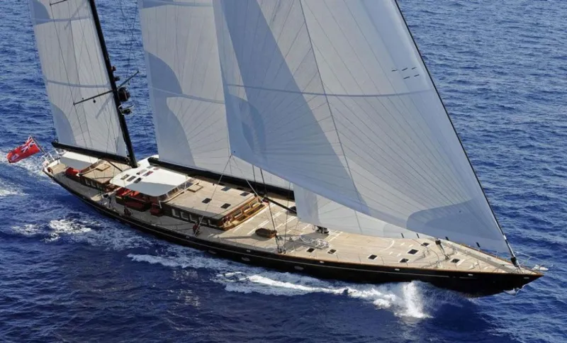 امتلك يخت «جيمس بوند» الشهير.. المواصفات وخطوات الشراء