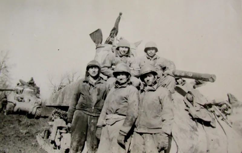 تعرف على الفرق العسكرية الأغرب في التاريخ ! (صور)