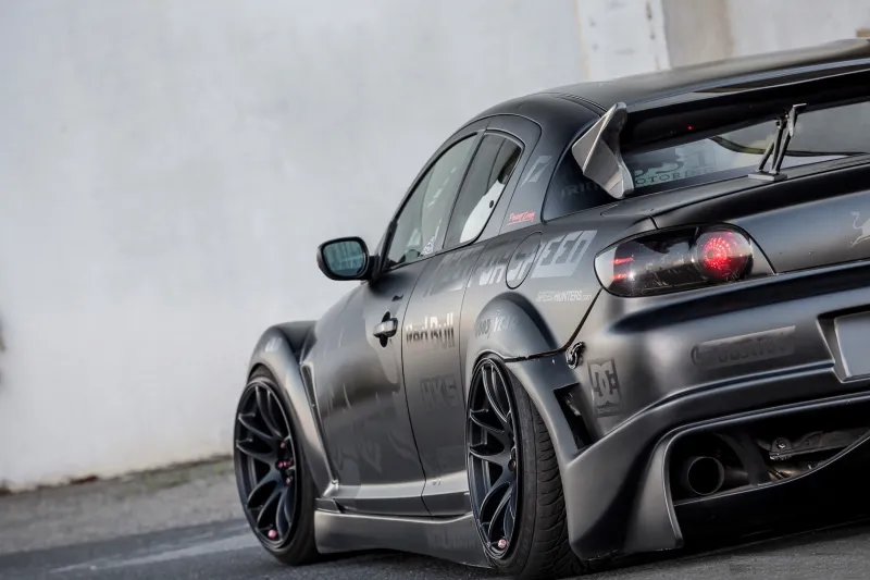 شاهد| لحظة إطلاق رجل أمن النار على مفحط بالسعودية