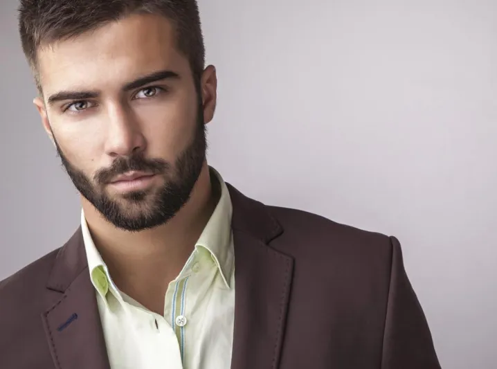 كيف تختار نمط اللحية الذي يتناسب مع تسريحة شعرك؟