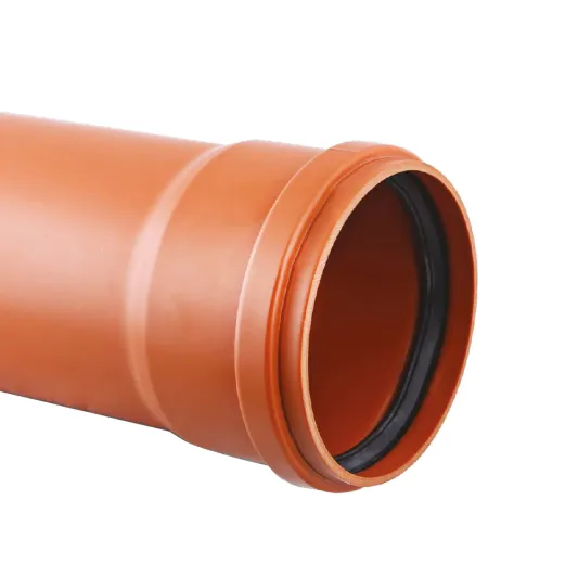 فيديو| عامل ينام داخل ماسورة في الخبر.. فما السبب الغريب؟