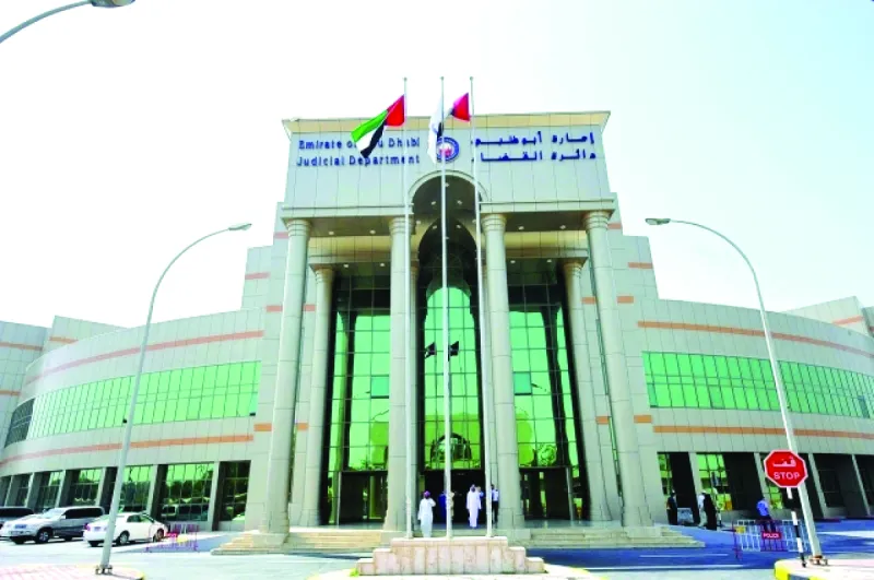 جنايات أبوظبي تنظر في قضية اتهام ضابط شرطة بتلقي رشوة