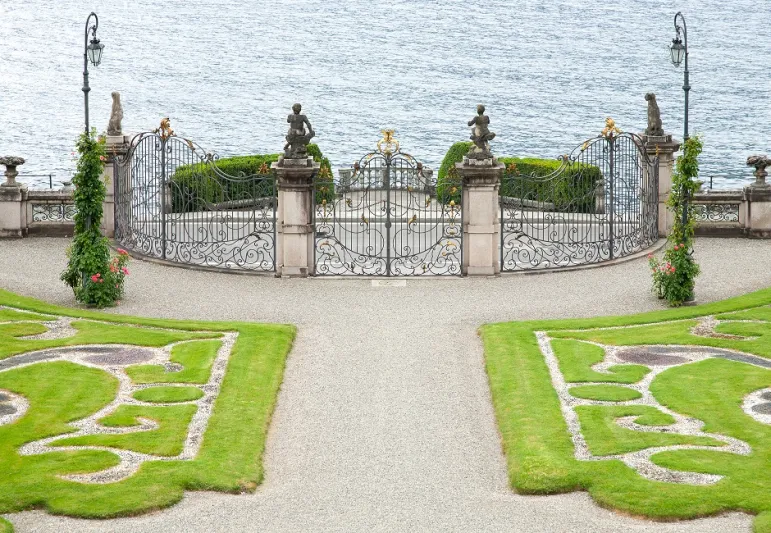 فيلا سولا كابياتي.. تجربة فارهة تنقلك للقرن الـ 18 (صور)