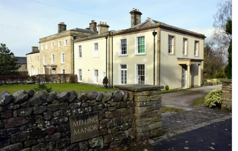 بالصور بريطاني يلجأ لفكرة ذكية لبيع منزله بسعر أعلى من قيمته