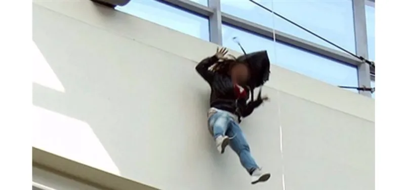 أخبرها اعتزامه الزواج بثانية فماذا فعلت