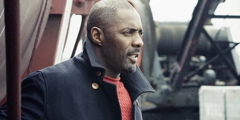 بعيدا عن كلوني وبيكهام.. 5 رجال يتحلون بأناقة آسرة!