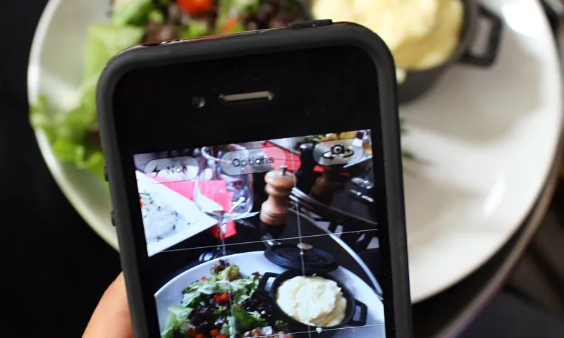 صورة تتسبب في واقعة طلاق بالسعودية!