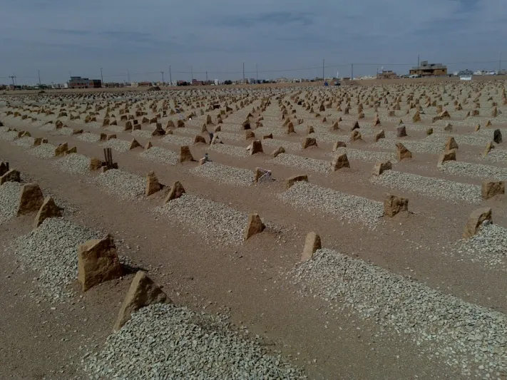 شاهد ميت مصري يطالب بنقل جثمانه من مقبرته