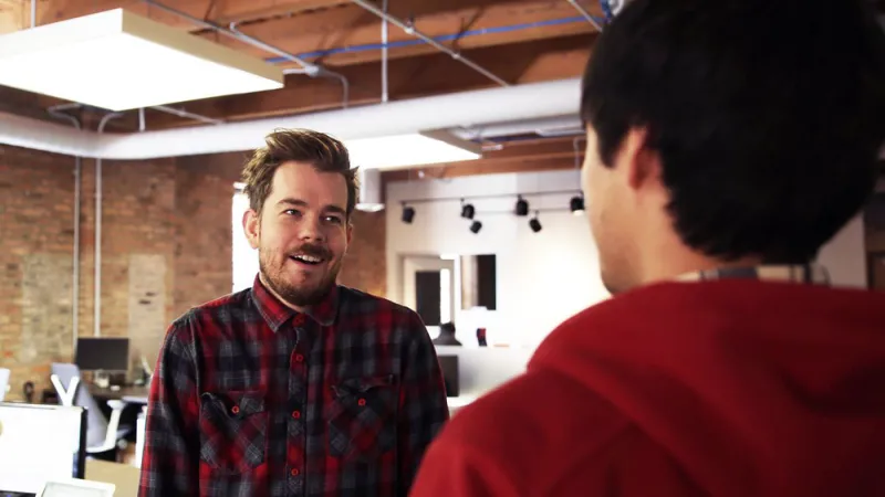 كيف يمكنك التفاخر بدون أن تبدو متعجرفاً؟.. إليك الطرق