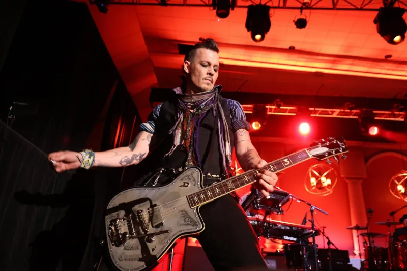 هكذا ينفق جوني ديب ثروته الطائلة.. «281 مليون ريال على المنازل فقط!»