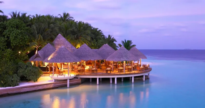منتجع باروس في المالديف مزيج من الفخامة والبساطة (فيديو وصور)