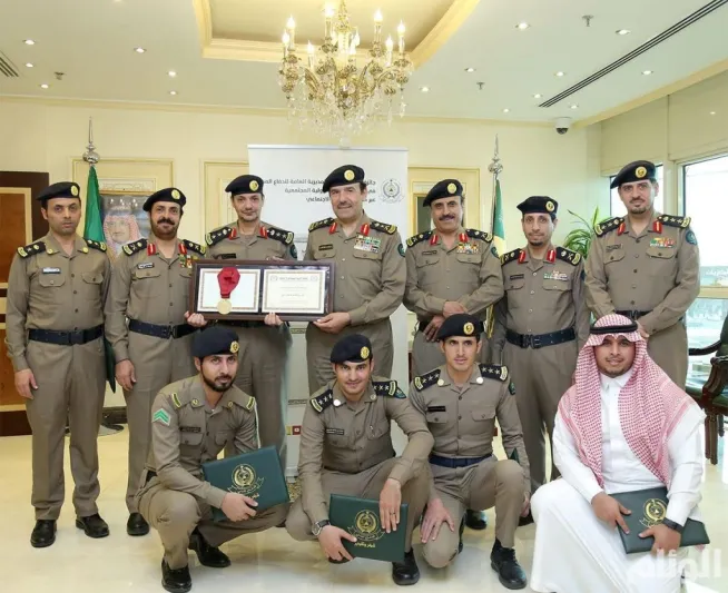 الدفاع المدني السعودي يحصد جائزة التميز الذهبية