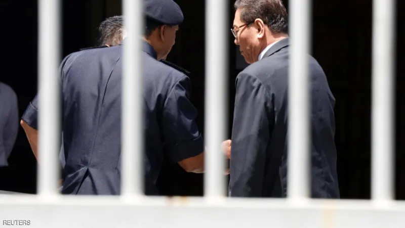 الأخ القتيل.. كيف فرّط بالحكم؟.. وهذه رسالته لشقيقه الذي يرعب العالم (فيديو)