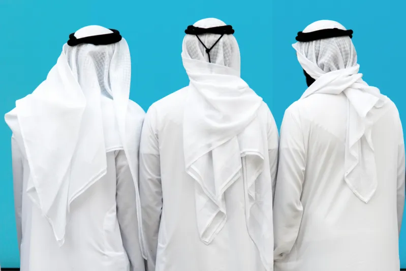 شاهد| كيف فاجأ هؤلاء الرجال والدتهم بعد أن تزوج عليها والدهم