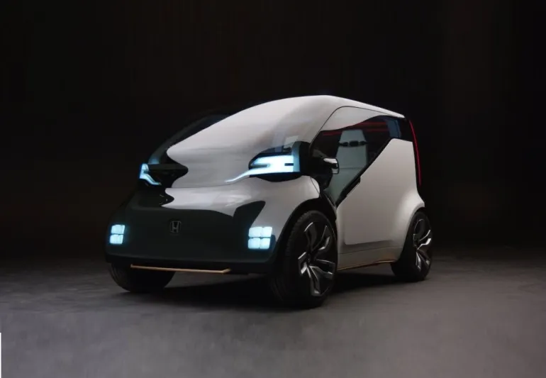 كبرى الشركات تكشف عن تصاميم 2017 لسيارات المستقبل (صور)