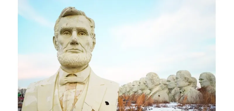 المقابر الأكثر غرابة