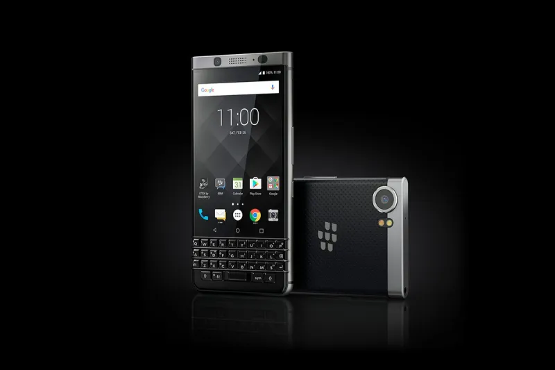 لعشاق «بلاكبيري».. إمكانيات وسعر هاتف Blackberry KEYone (فيديو وصور)