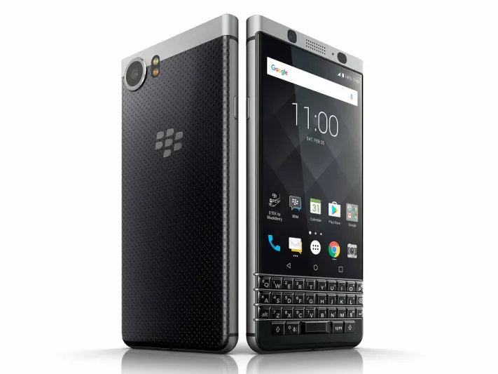 لعشاق «بلاكبيري».. إمكانيات وسعر هاتف Blackberry KEYone (فيديو وصور)
