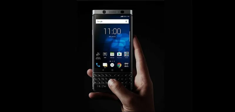 لعشاق «بلاكبيري».. إمكانيات وسعر هاتف Blackberry KEYone (فيديو وصور)
