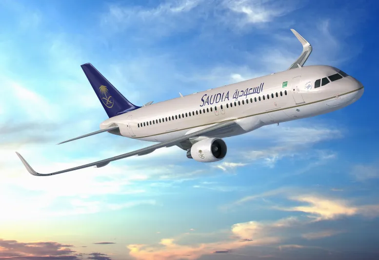 فيديو | هذا مافعلته الخطوط السعودية بعدما علمت بيوم ميلاد مسنة