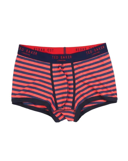 «بيكر» تكشف عن تشكيلة ربيع وصيف 2017 التي ملأت الدنيا وشغلت الناس