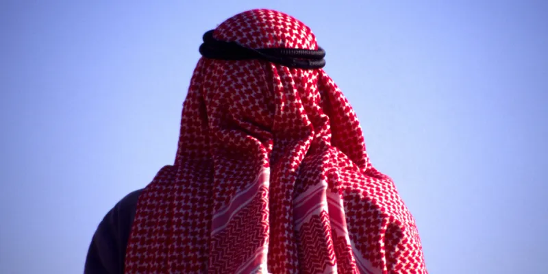 شاهد| شاب سعودي لم يستكمل دراسته يعمل مترجماً.. تعرف على قصته