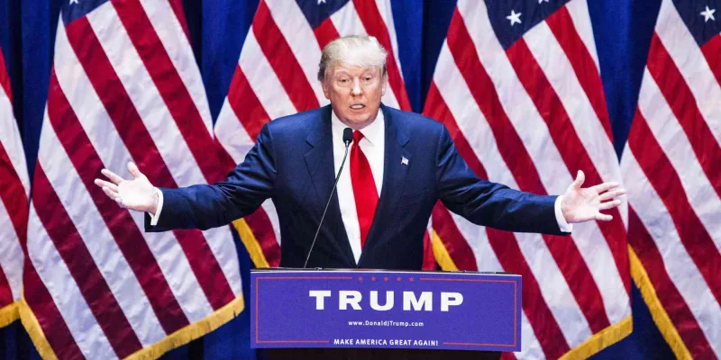 صلاحيات غريبة للرئيس الأمريكي.. «العفو عن ذبح الديوك ومعرفة رموز الذهب»!