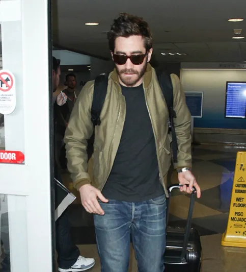 هكذا تحصل على إطلالة واثقة على طريقة جاك جيلنهال (صور)