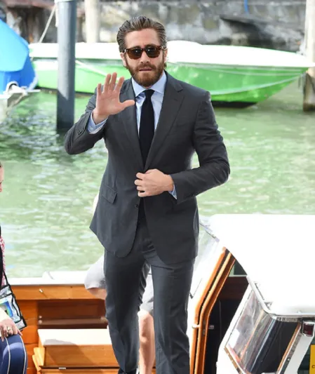 هكذا تحصل على إطلالة واثقة على طريقة جاك جيلنهال (صور)