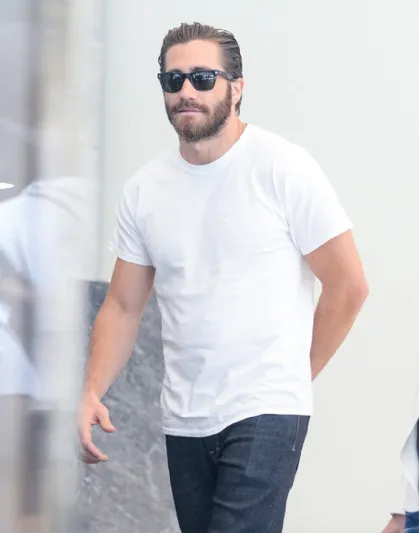 هكذا تحصل على إطلالة واثقة على طريقة جاك جيلنهال (صور)