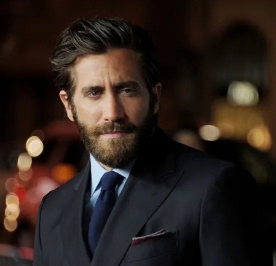 هكذا تحصل على إطلالة واثقة على طريقة جاك جيلنهال (صور)