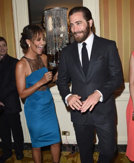 هكذا تحصل على إطلالة واثقة على طريقة جاك جيلنهال (صور)