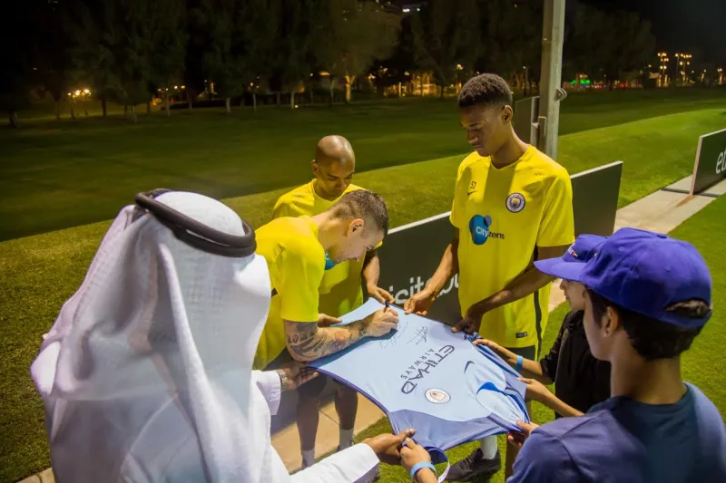 مانشستر سيتي و الهيئة العامة للسياحة والثقافة في أبو ظبي يسعدان الأطفال ! (صور)