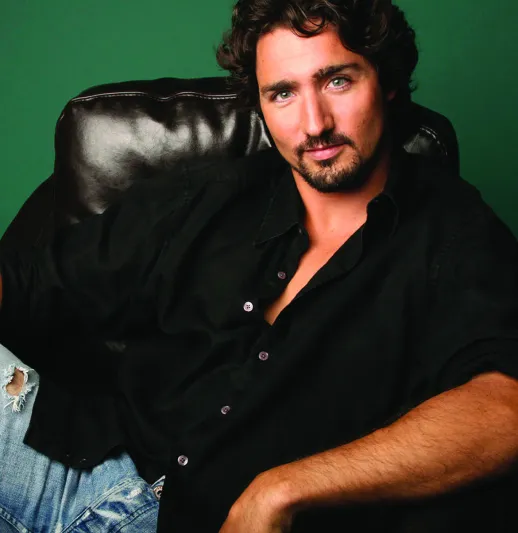 هوس بوسامة رئيس وزراء كندا بعد صور جديدة