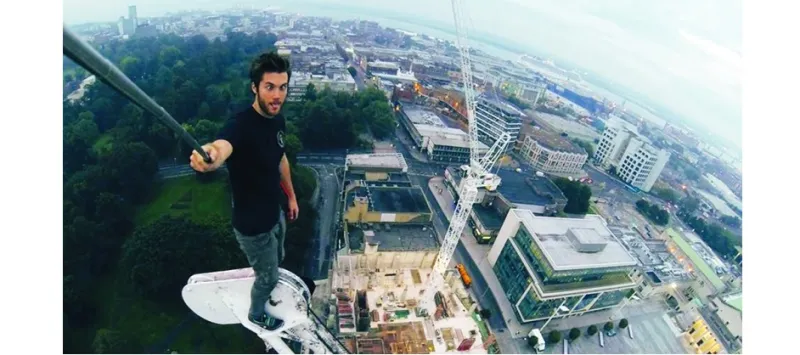 شرطة دبي تستدعي المغامر الأوروبي متسلّق البنايات