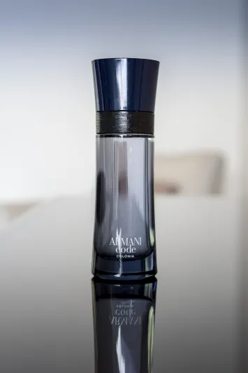 ARMANI CODE COLONIA.. عطر يجمع البساطة والجاذبية