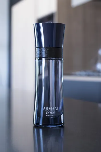 ARMANI CODE COLONIA.. عطر يجمع البساطة والجاذبية