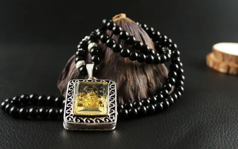 كيف تعرف حجر اليشم الأصلي والتقليد وباقي أنواع المجوهرات؟