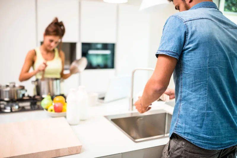 تجنباً للملل والجفاء.. كيف تستعيد مرحلة شهر العسل في علاقتك؟