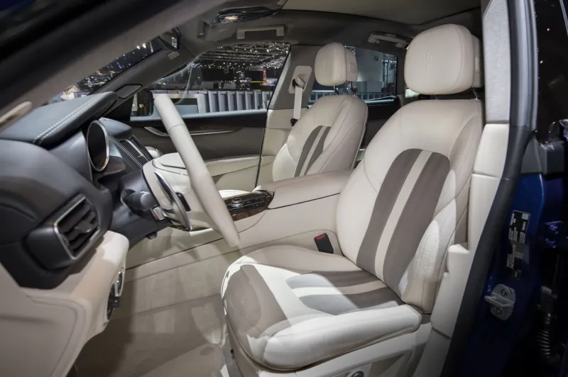 مازيراتي تطلق الإصدار الخاص لسيارة جران توريزمو وليڤانتي بمقصورة داخلية حصرية